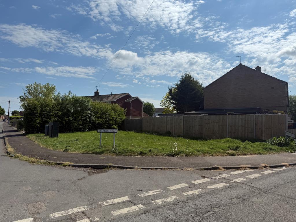 Lot: 38 - FREEHOLD PARCEL OF LAND - Grassland